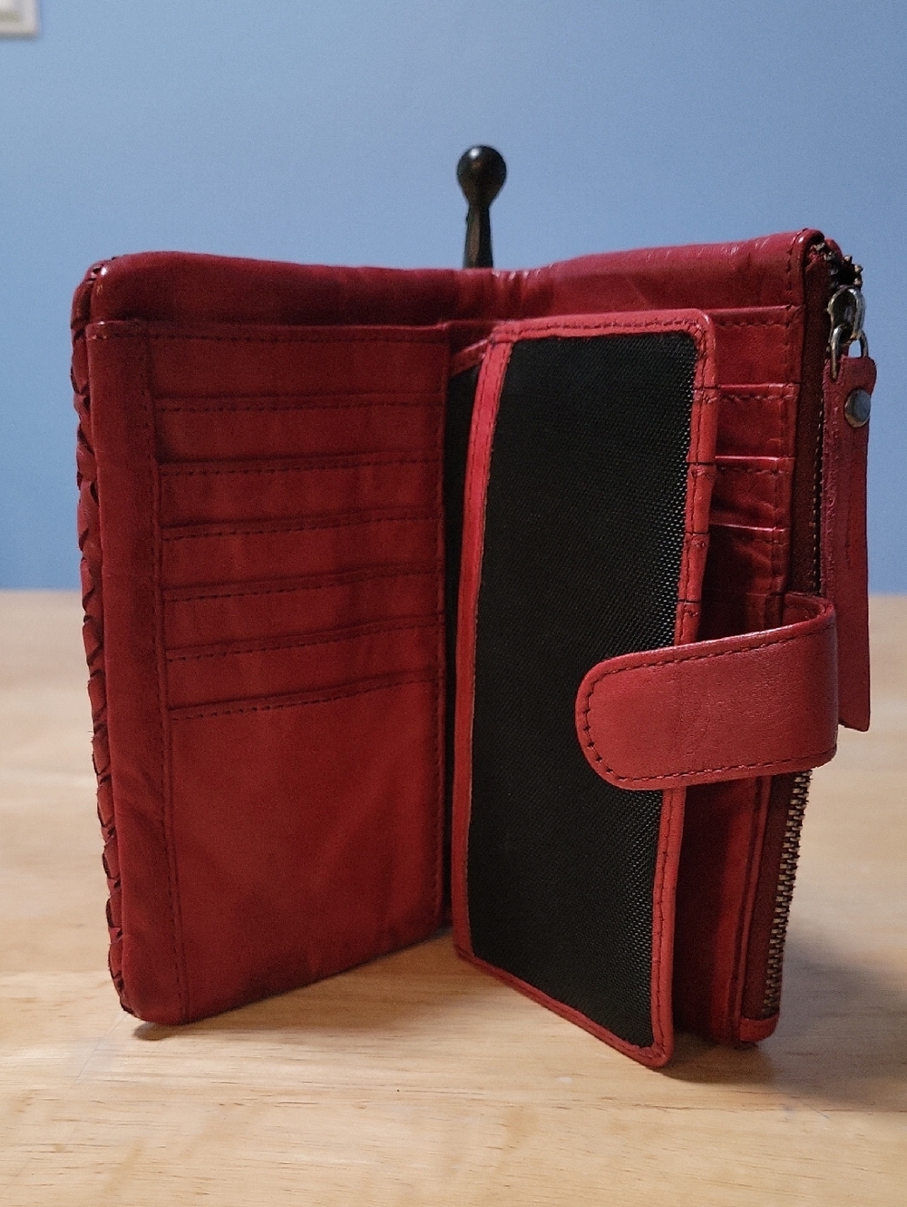 Vilenca Holland Woven Leather Wallet - Red - Picture 5 of 10